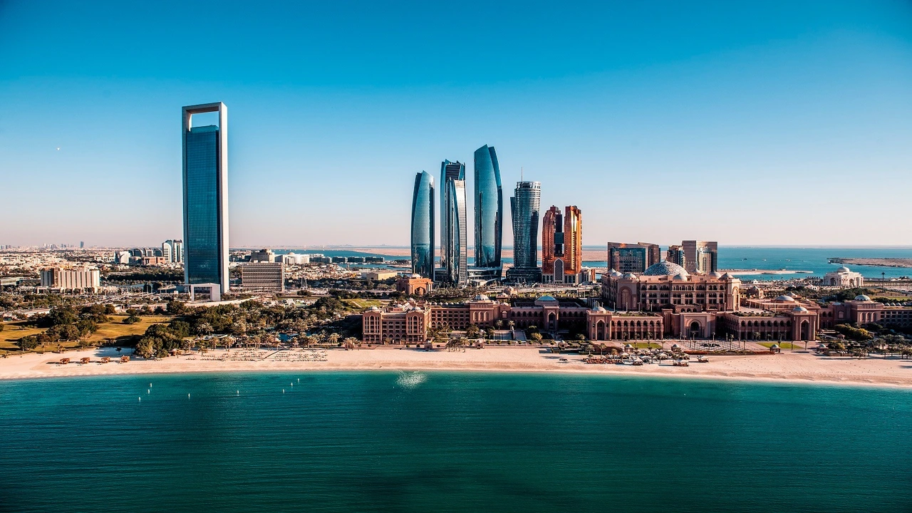 أبوظبي توقف زيادة الإيجارات للعقود الجديدة والحالية حتى إشعار آخر